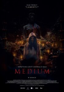 Plakat filmu "Medium"